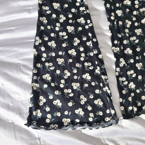 Comfy High Rise Black Floral Scalloped Bell Bottoms - Picture 10 of 13